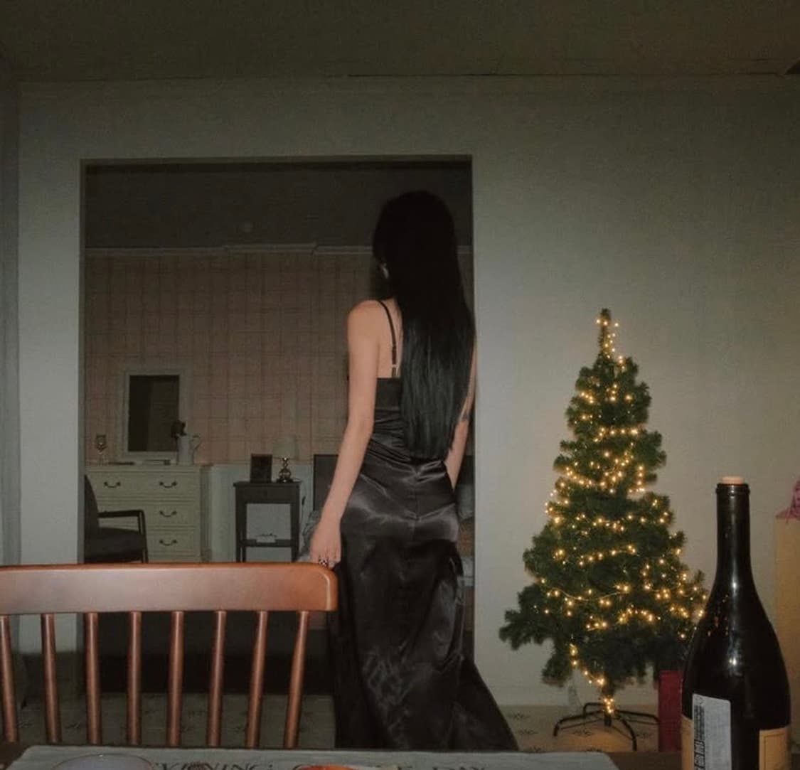 [연말룩 새상품/M]페일제이드 새틴 트임 롱원피스 드레스 블랙 검정 상품이미지3