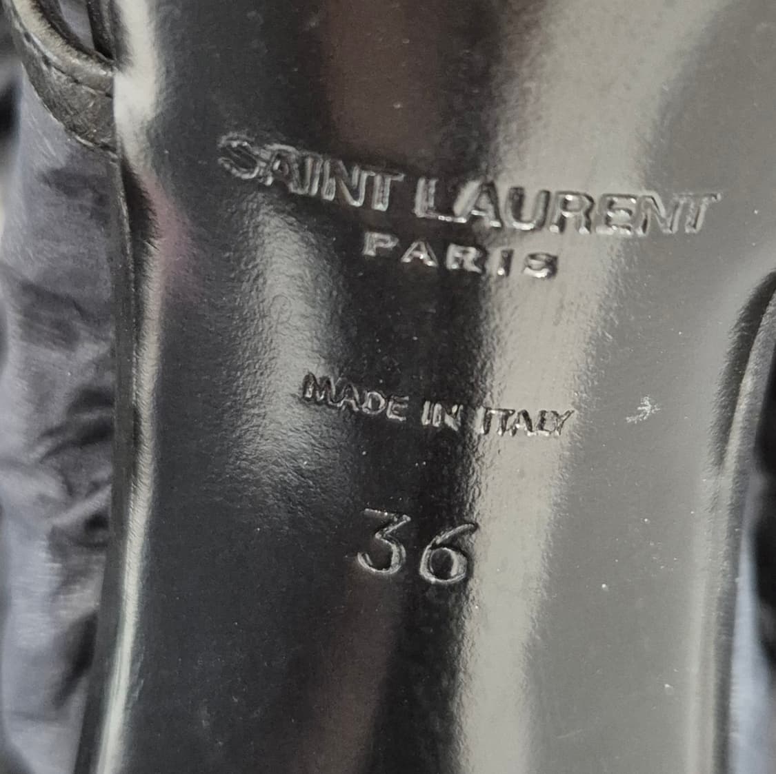 생로랑 카산드라 스크랩 샌들 힐
 상품이미지10