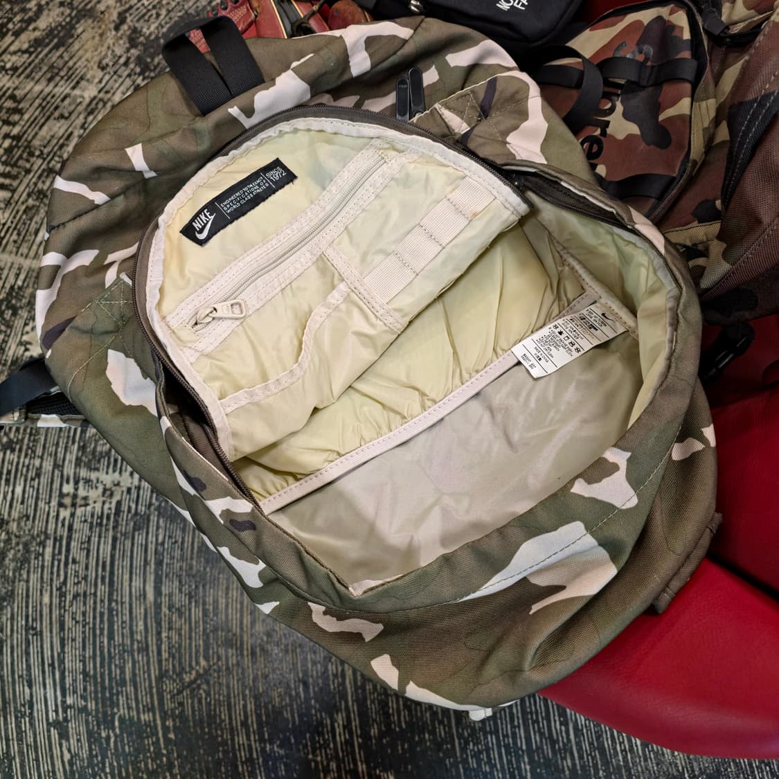 나이키 밀리터리 카모 백팩 상품이미지9