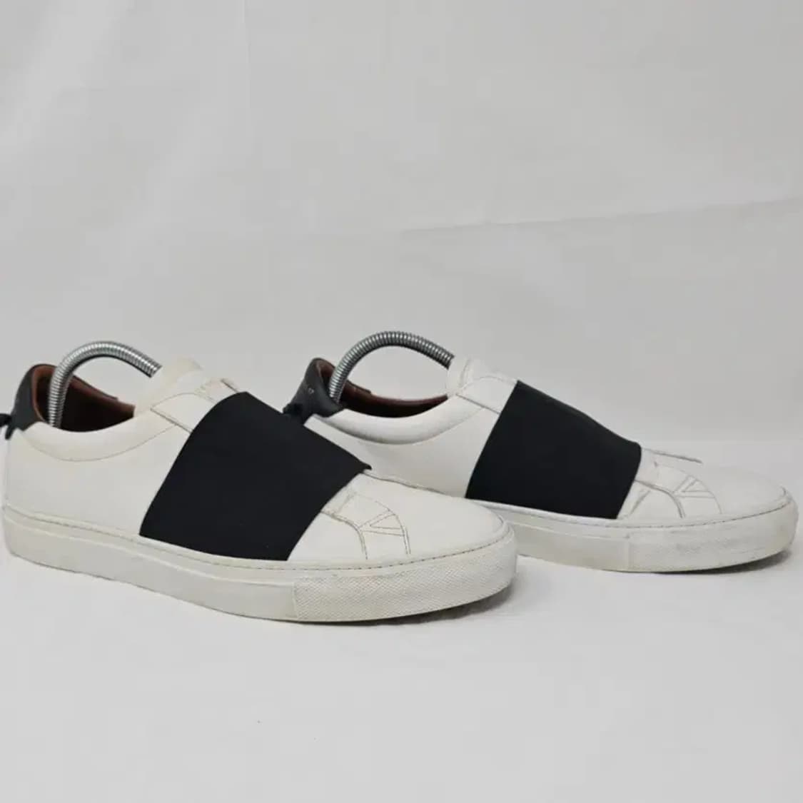 지방시 화이트 블랙 밴드 슬립온 스니커즈 42 (270) 상품이미지5