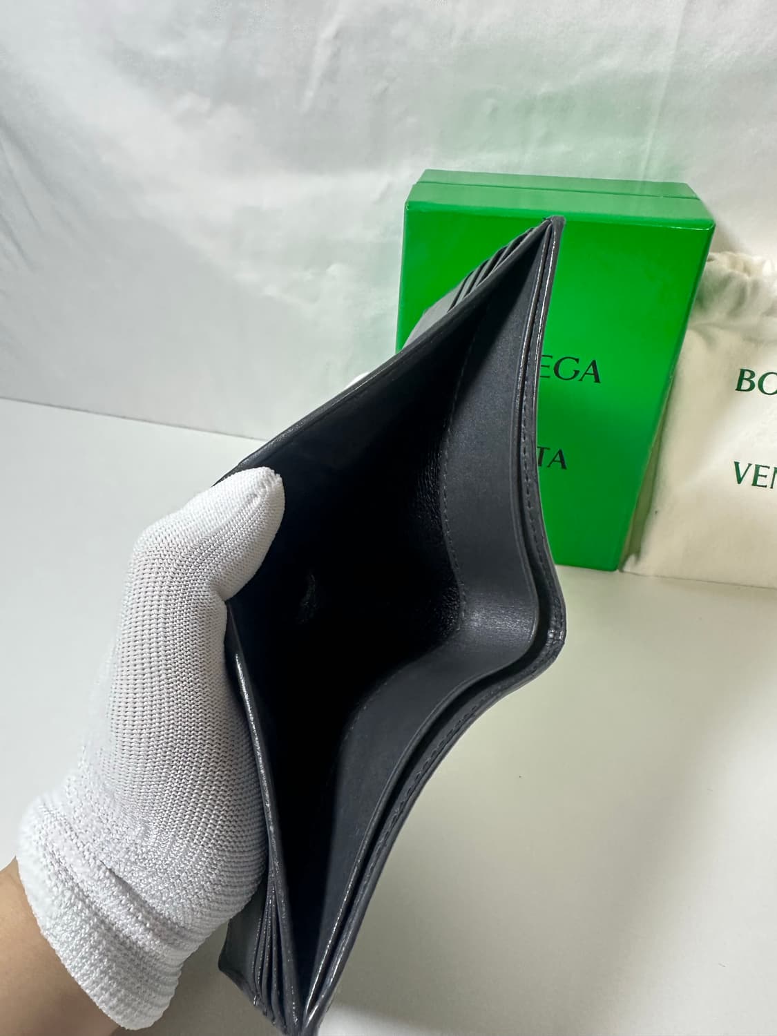 보테가베네타 인트레아치토 반지갑 다크그레이 (OS) 상품이미지9