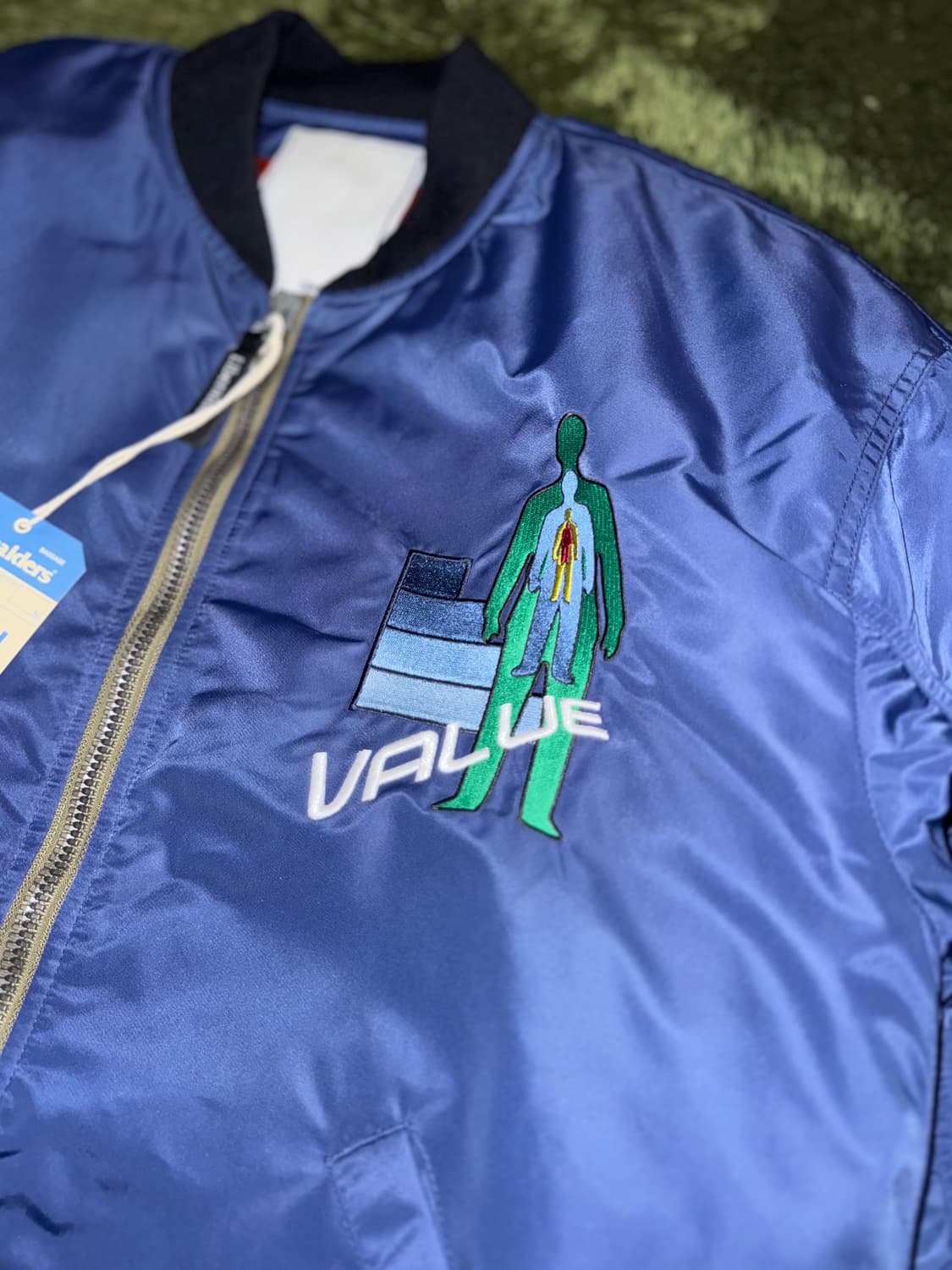 [L] Liberaiders 리버레이더스 디클라인 자수 로고 봄버 자켓 상품이미지2