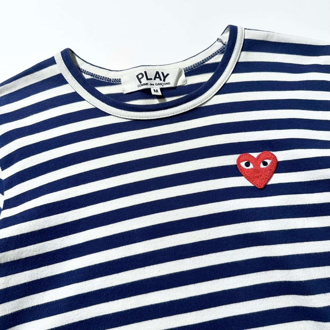 꼼데가르송 플레이 하트 와펜 스트라이프 롱슬리브 티셔츠 상품이미지3