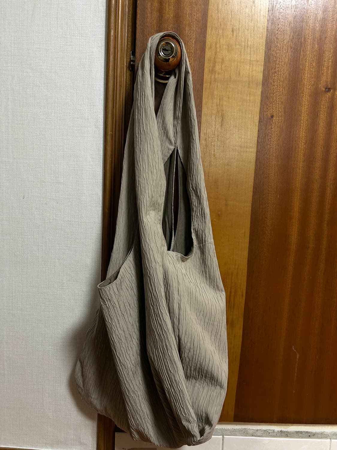 러드 adapt crinkle bag 베이지 상품이미지1