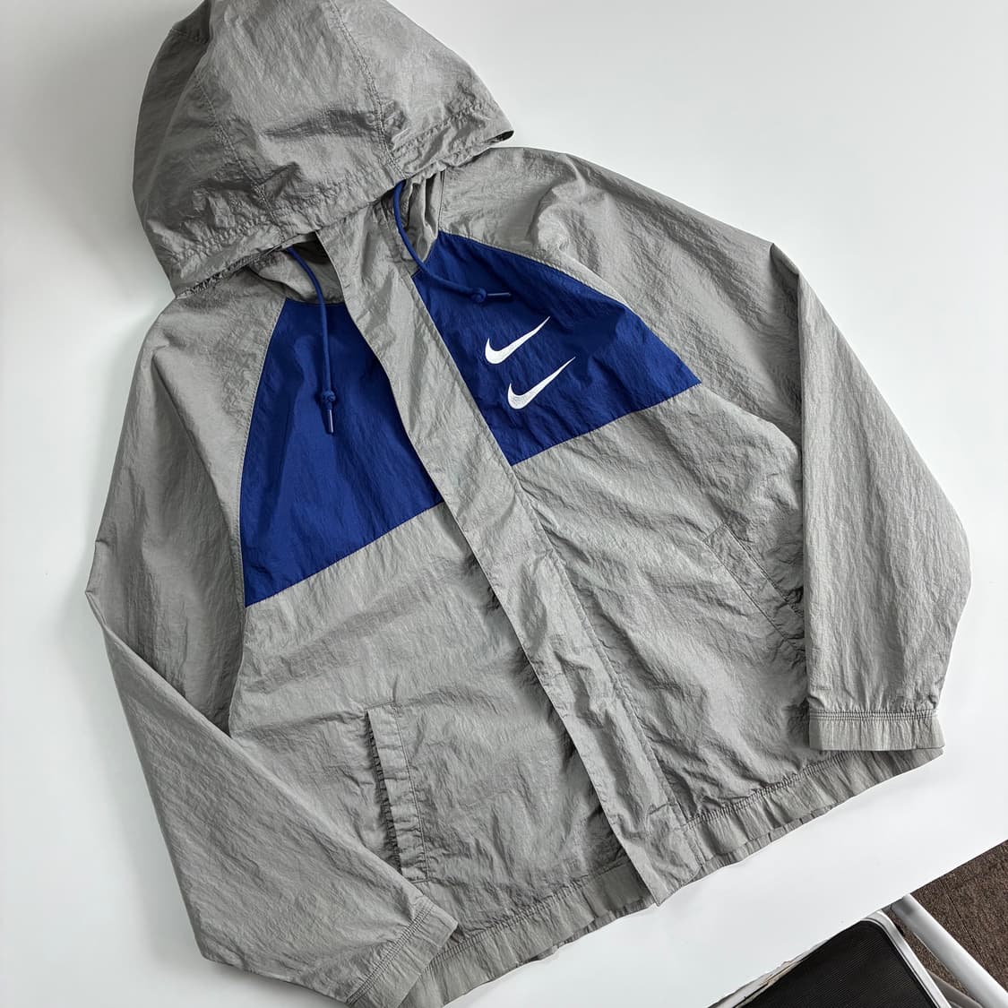 Nike 나이키 우븐 더블 스우시 실버네이비 윈드브레이커 상품이미지3