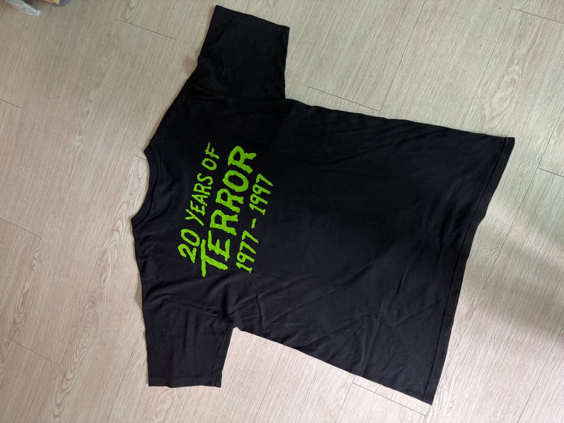 Distressed Misfits 20years of Terror T 상품이미지4