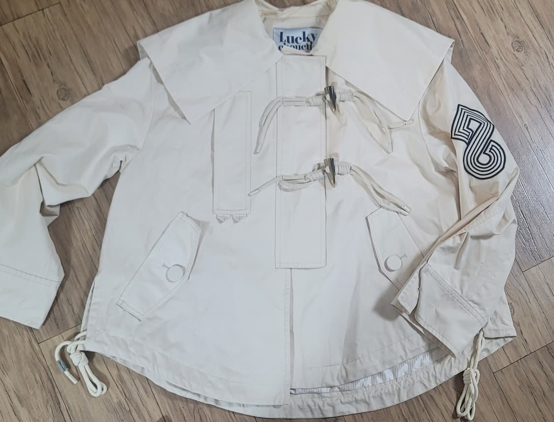 한소희착용 럭키슈에뜨 세일러 카라 자켓 상품이미지4