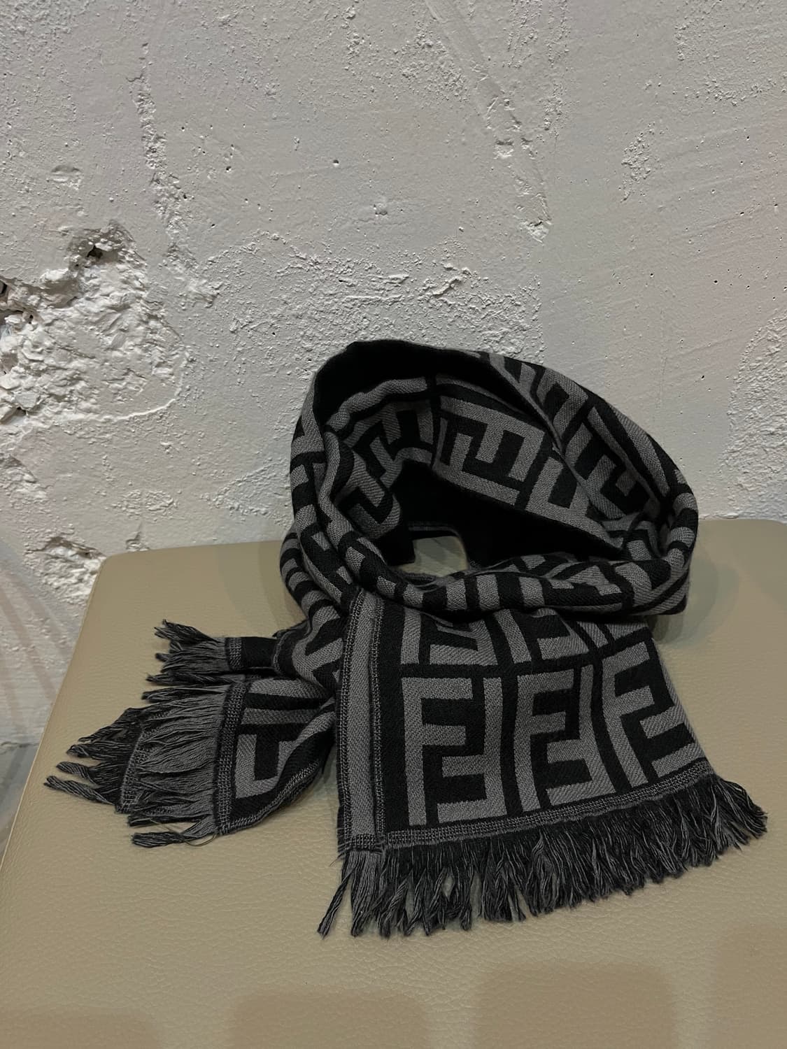 FENDI 펜디 주카 투톤 퓨어울 머플러 Made in ITALY 상품이미지1