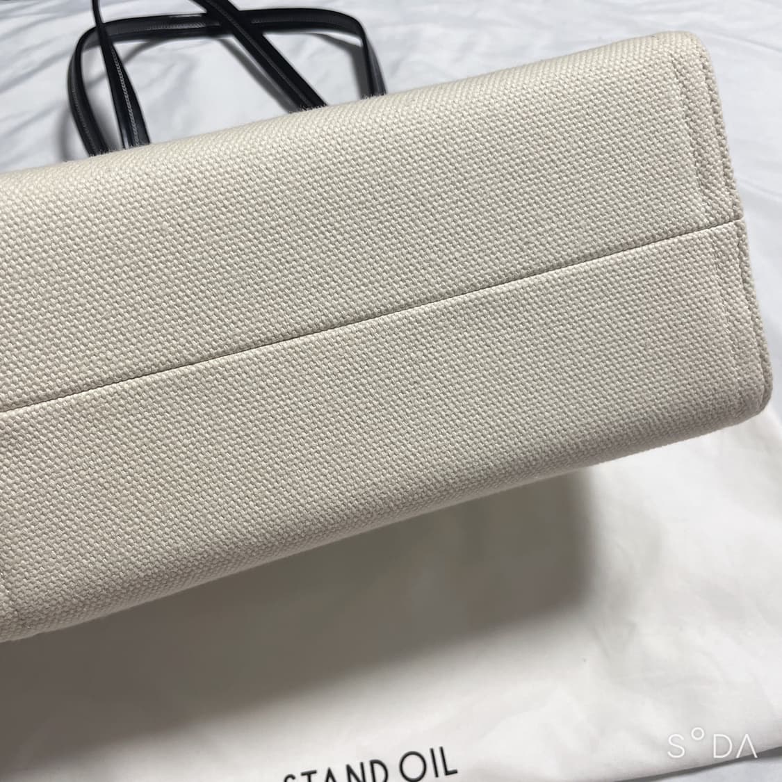 스탠드오일 오블롱백 캔버스블랙 숄더백 상품이미지3