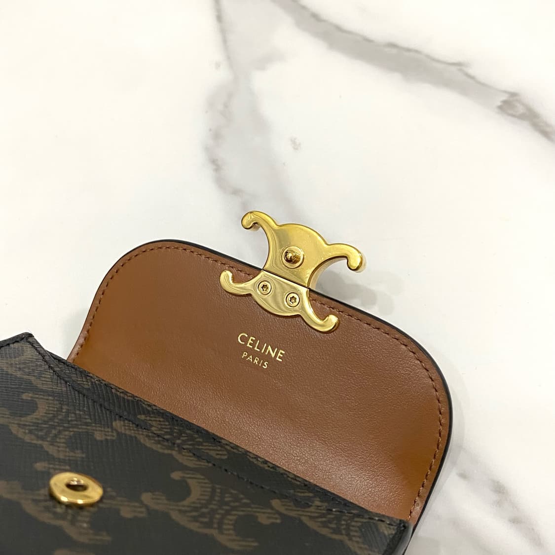 셀린느 트리옹프 캔버스 비즈니스 카드지갑 여성 반지갑 명함지갑 탄 상품이미지6