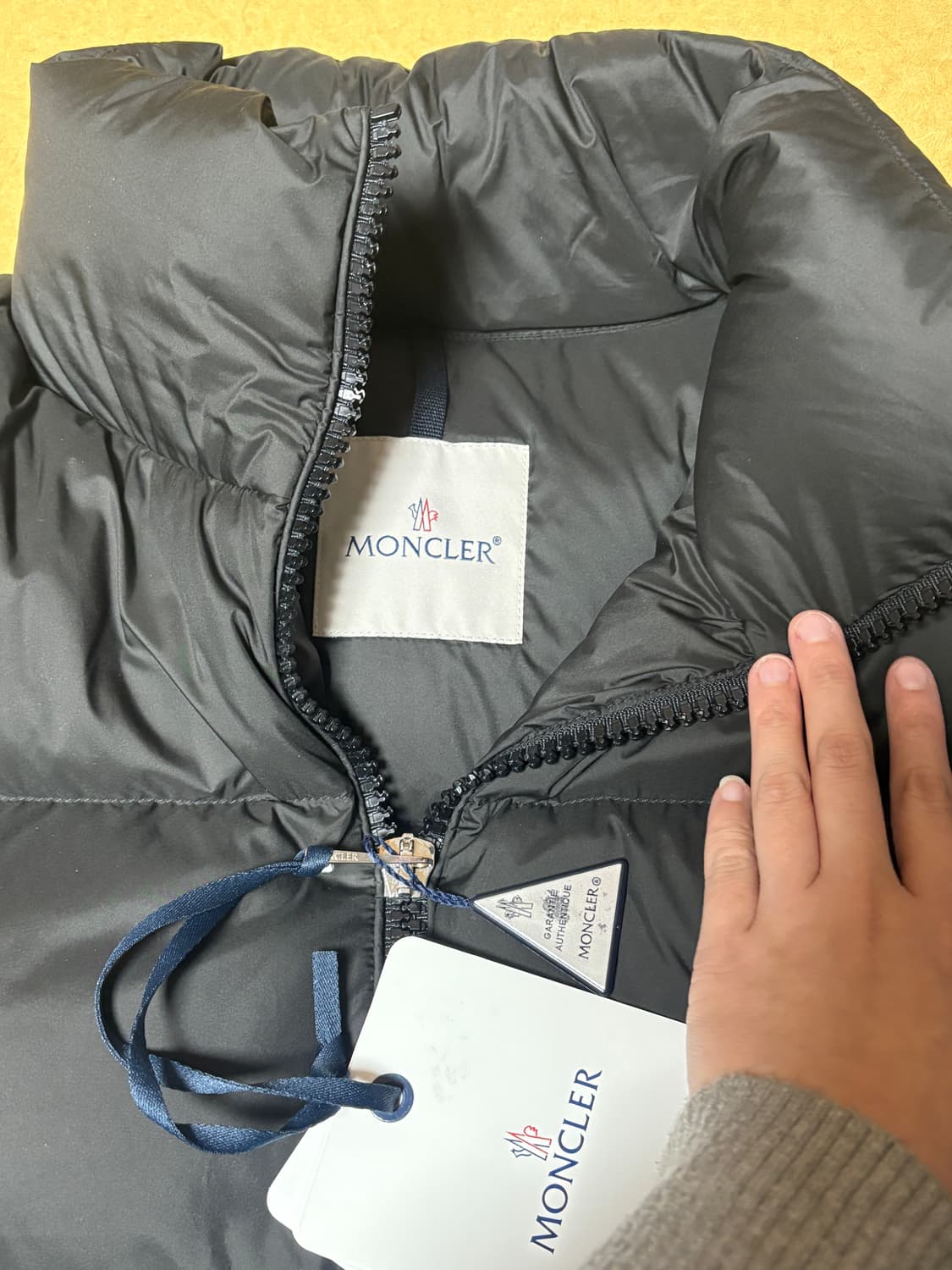 몽클레르 안테르네 쇼트 다운 자켓 블랙 (3사이즈) 상품이미지4