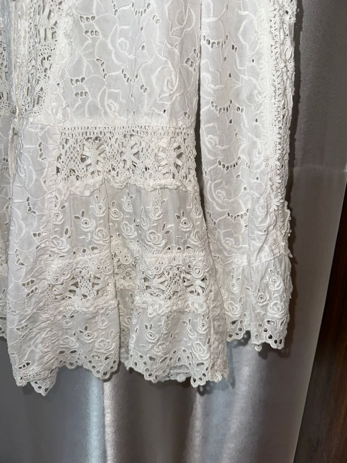 로맨틱 펀칭 레이스 블라우스 상품이미지4