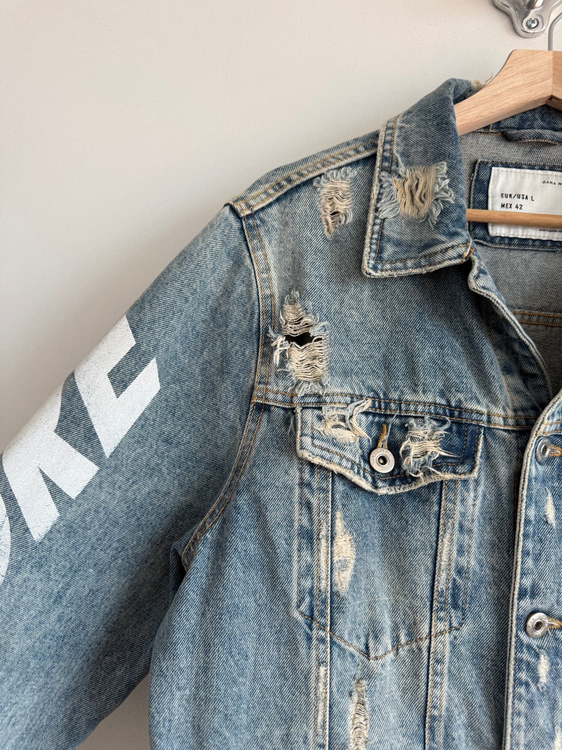 자라(ZARA) 디스트로이드 데님 자켓 상품이미지4