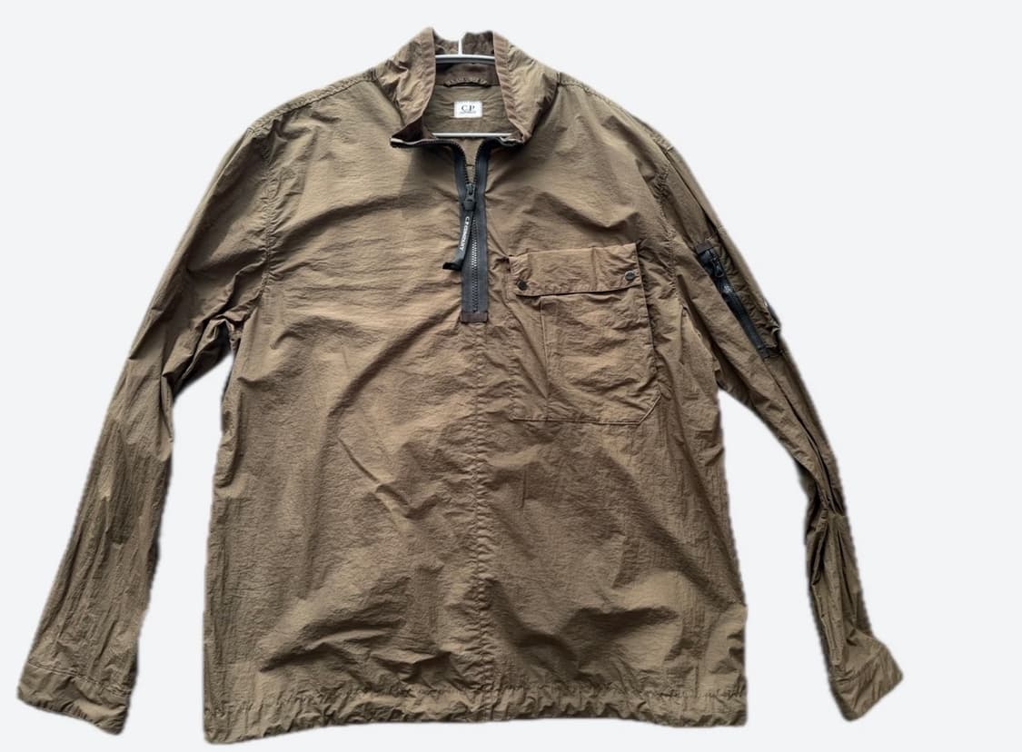 C.P. Company 카키색 셔츠형 바람막이 상품이미지2