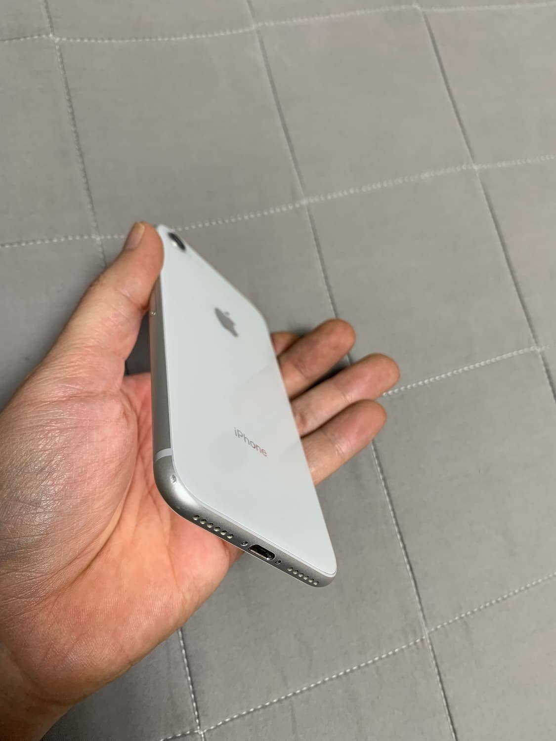 아이폰8 실버 64기가 상품이미지5