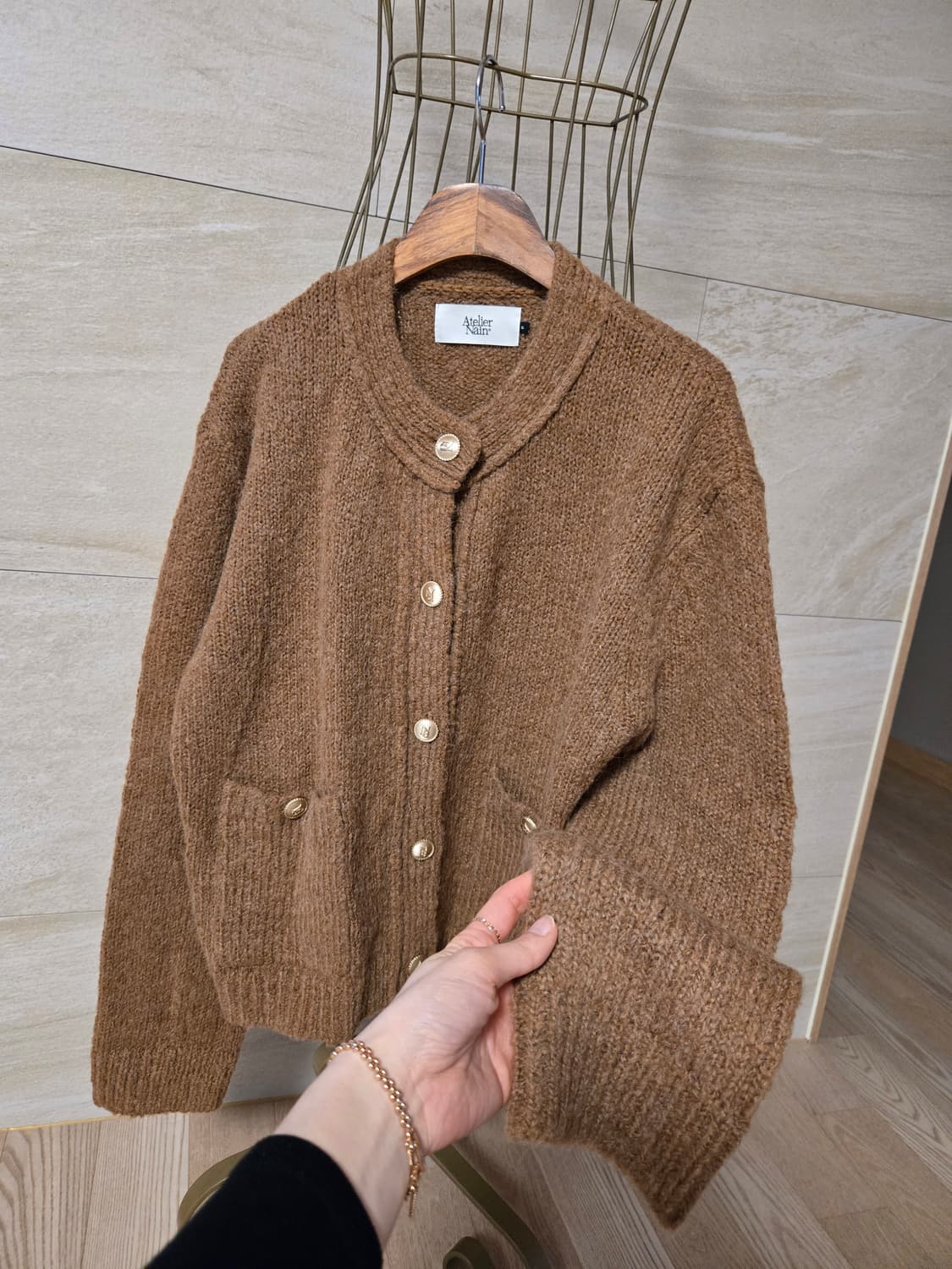 [F] 아틀리에 나인 금장 울 가디건 2023 상품이미지4