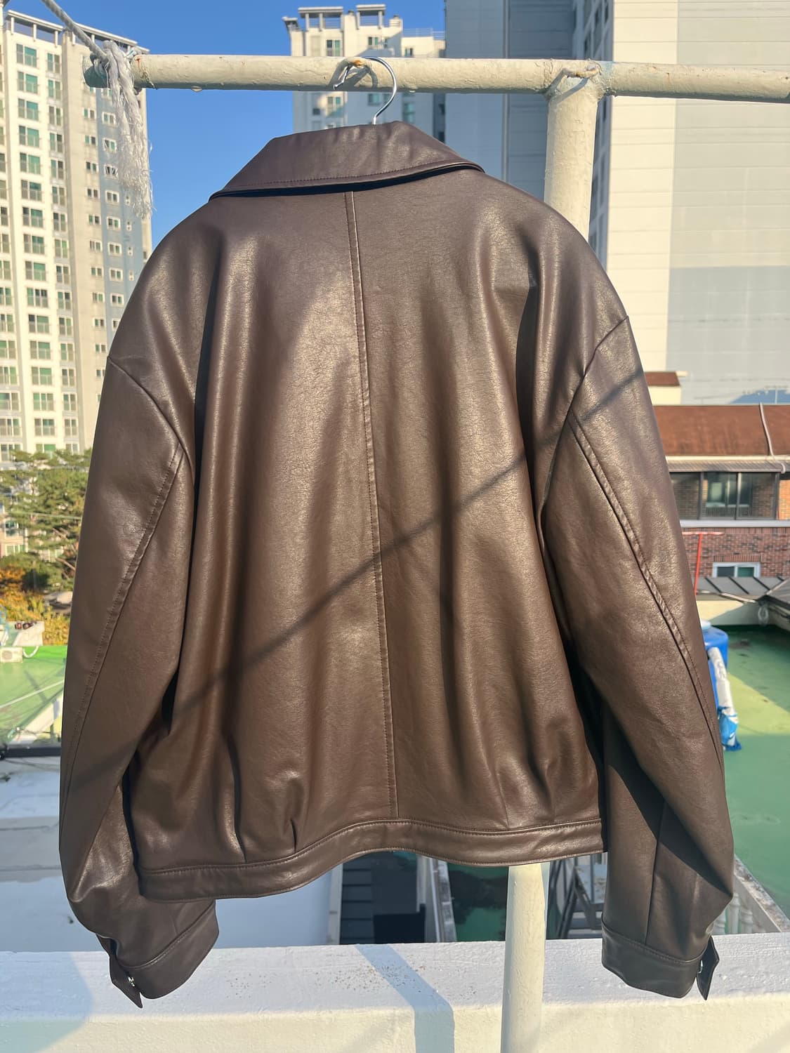 비슬로우 비건레더 밀리터리 집업 상품이미지4