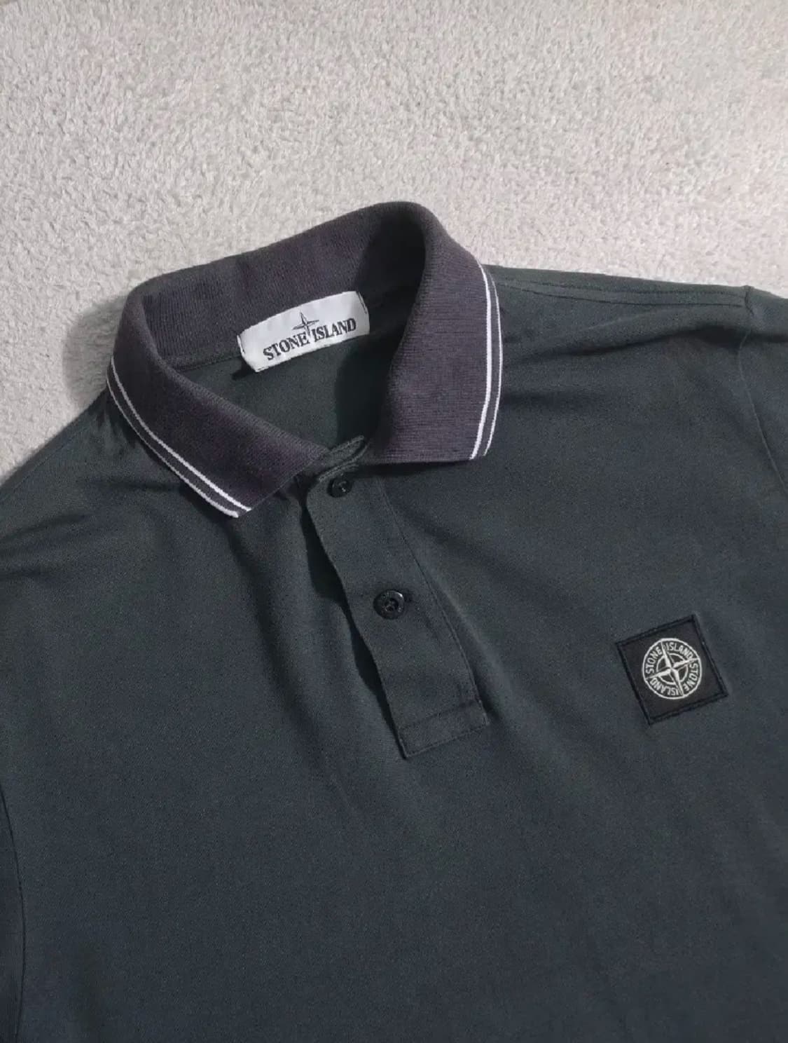 스톤아일랜드 차콜 그레이 카라 반팔카라티 L사이즈 상품이미지1