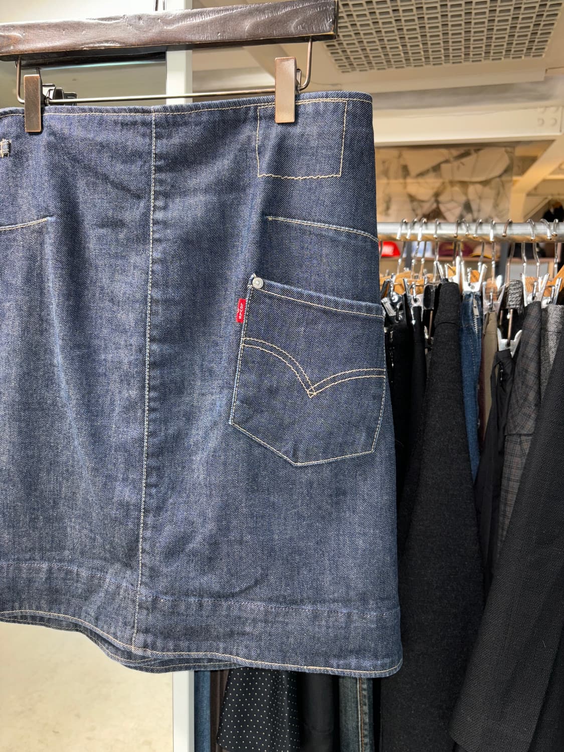 리바이스 엔지니어드 데님 랩스커트 상품이미지4