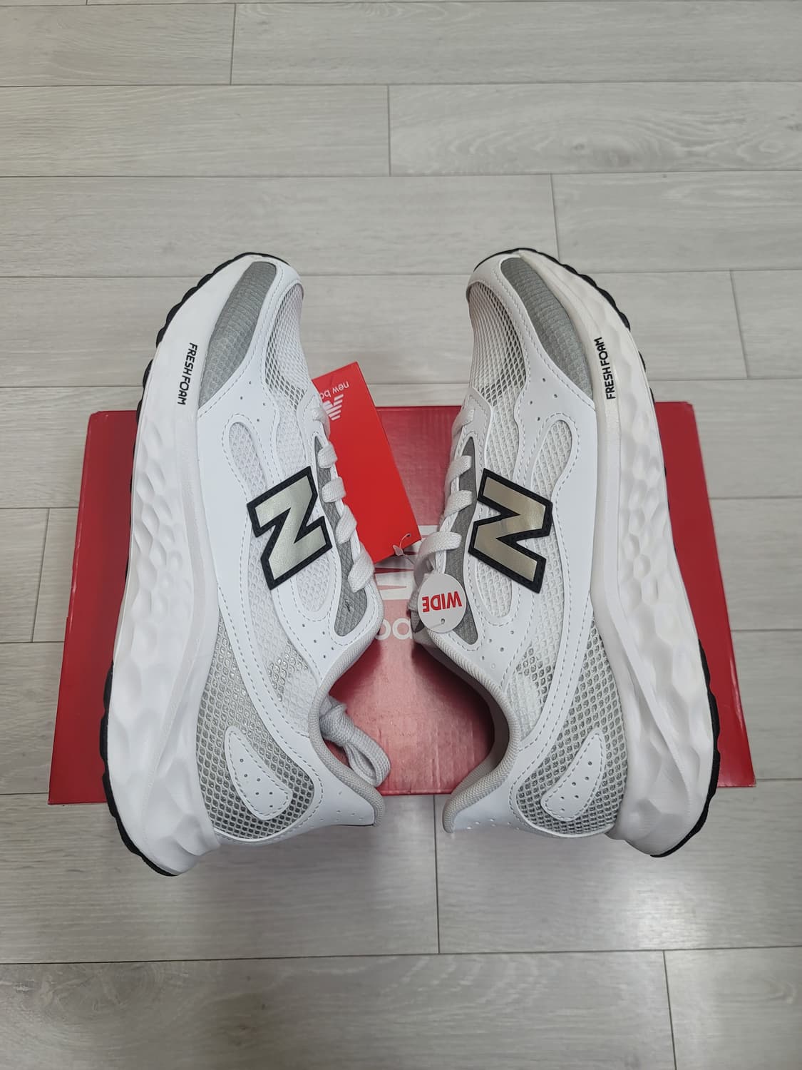 (270)뉴발란스 프레쉬 폼 아리시 럭스 v4 화이트-2E 와이드[대전] 상품이미지1