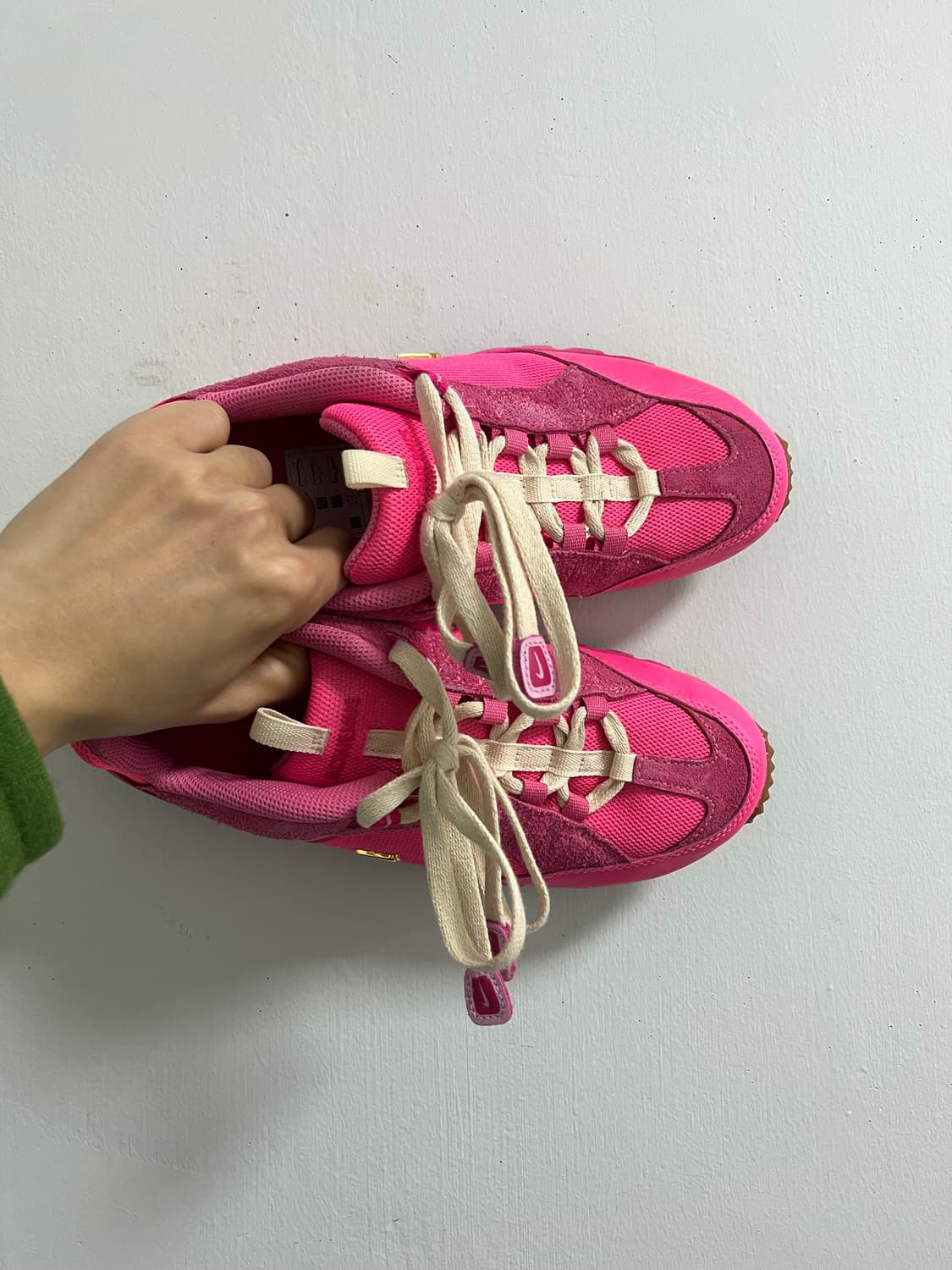 나이키X자크뮈스 에어 휴마라 LX 핑크 플래쉬 상품이미지2