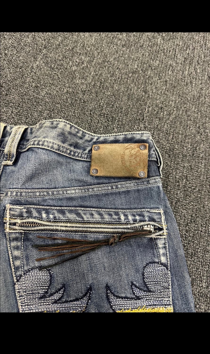 디젤 빈티지 워싱 자수 데님팬츠  상품이미지5