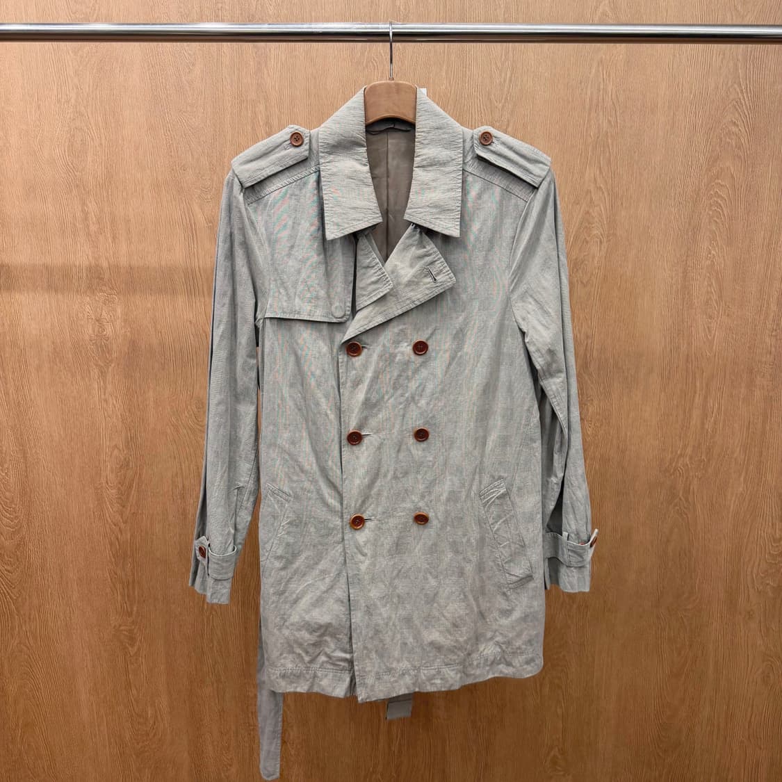 띠어리 더블 브레스티드 라이트 트렌치 코트 스트랩 디테일 라이트 그레이 상품이미지2