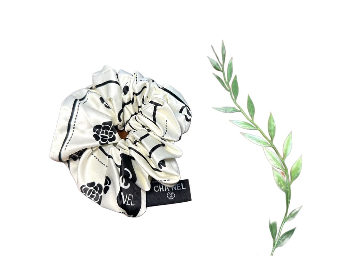 샤넬 까멜리아 헤어슈슈 화이트 상품이미지1