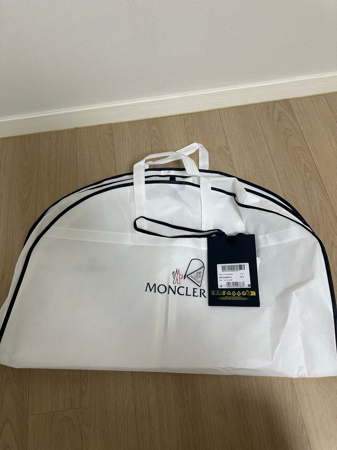 몽클레어 퍼렐 오크패딩 3사이즈 판매합니다 상품이미지5