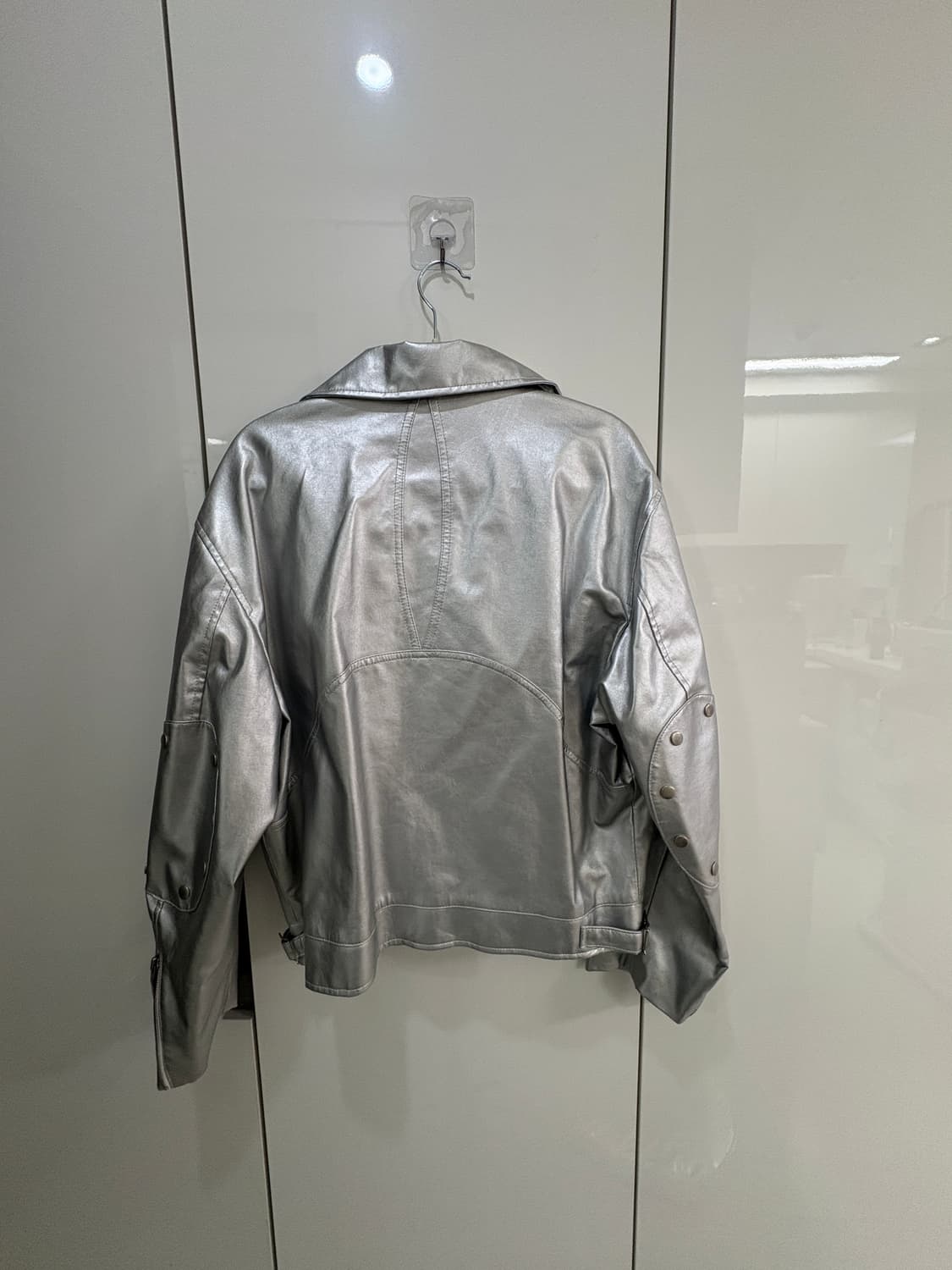 마뗑킴 실버 레더자켓 상품이미지2