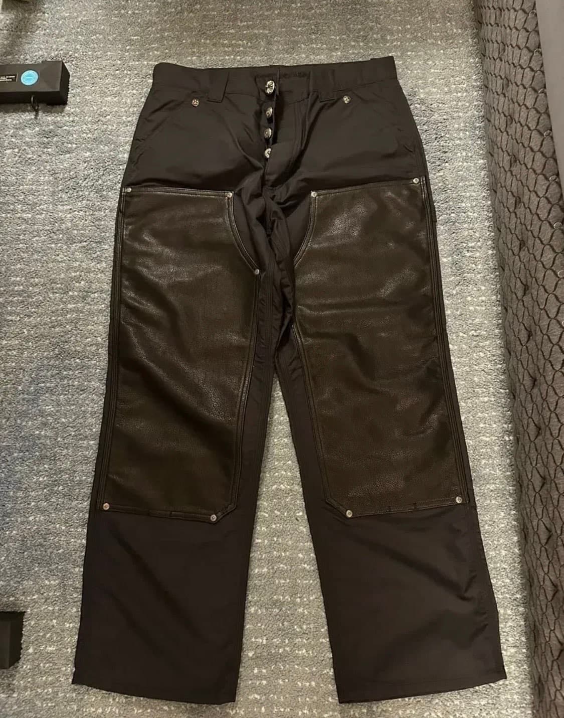 (새상품)크롬하츠 레더 패치 나일론 카펜터 팬츠 브라운 상품이미지5