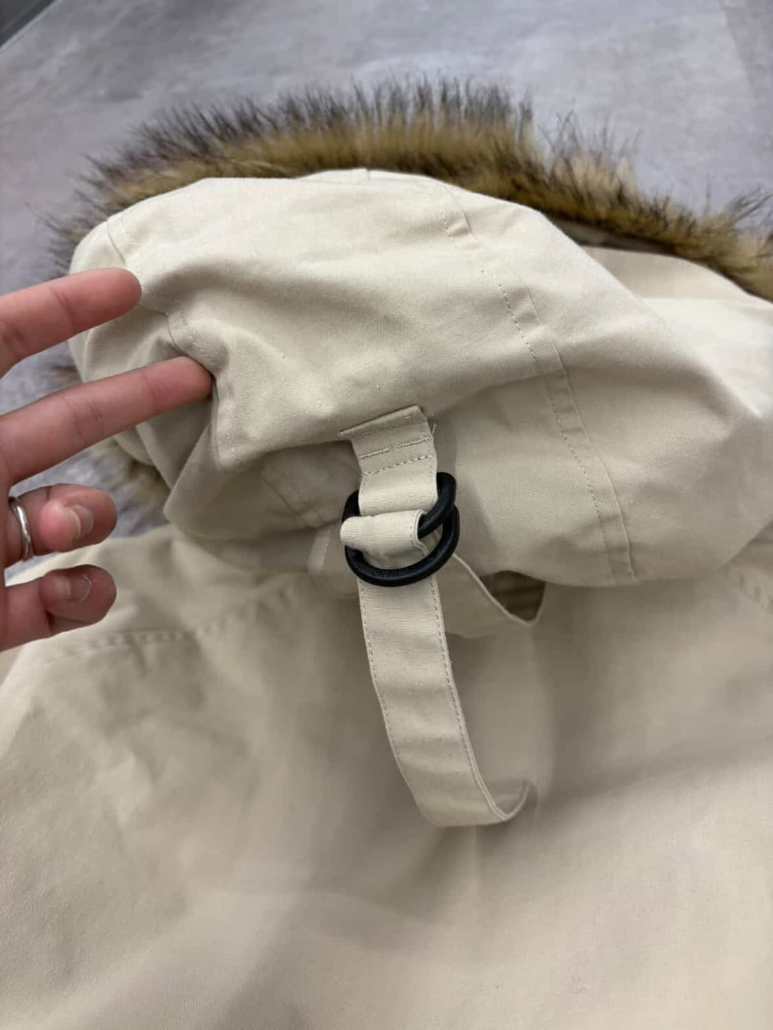 칼하트 WIP 퍼 후드 트래퍼 파카 H1615 상품이미지7