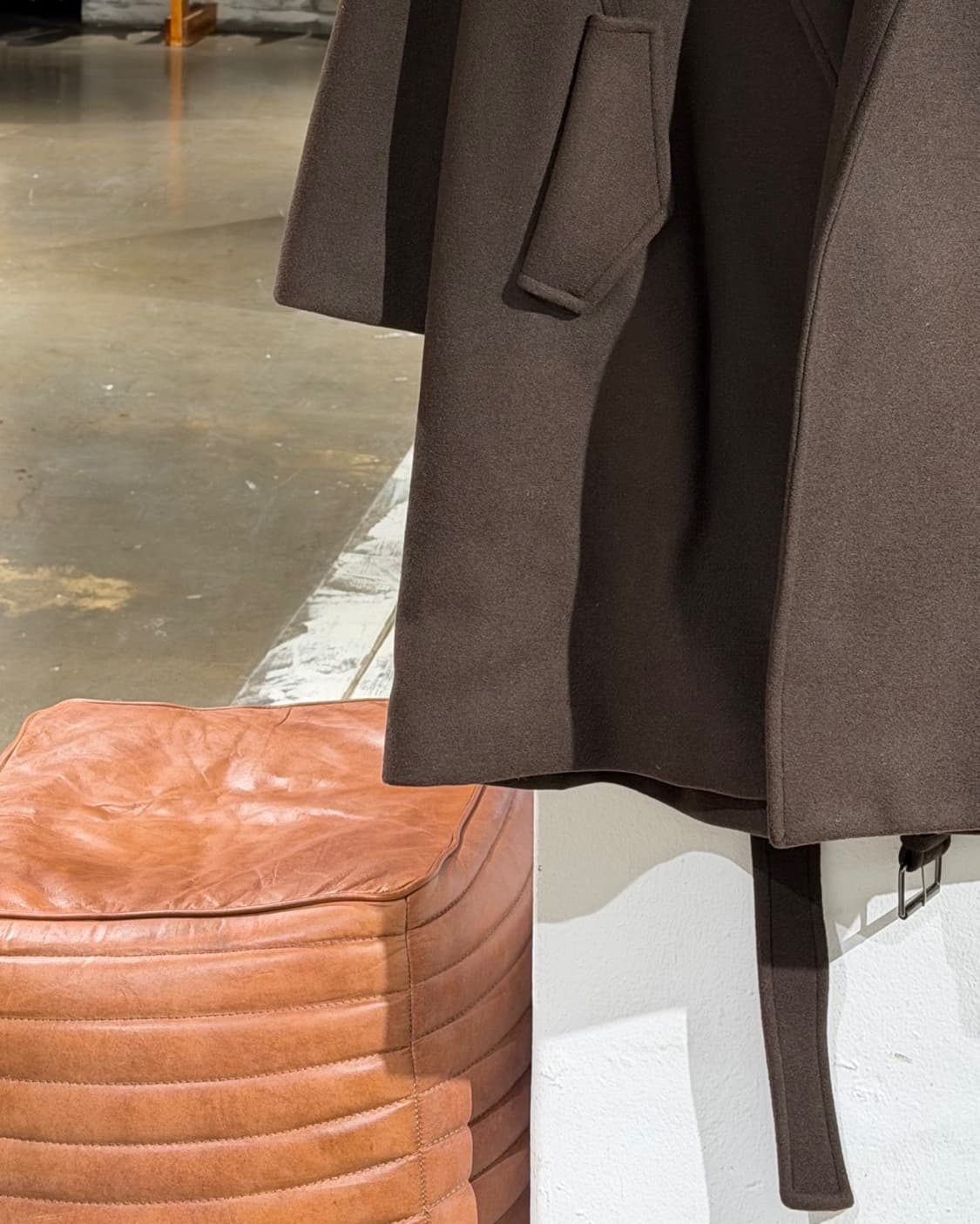 바네사 브루노 다크브라운 프론트 패널 벨티드 울 코트 상품이미지5