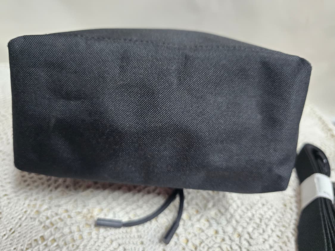 라코스테 블랙 드로우스트링 버킷백 상품이미지5