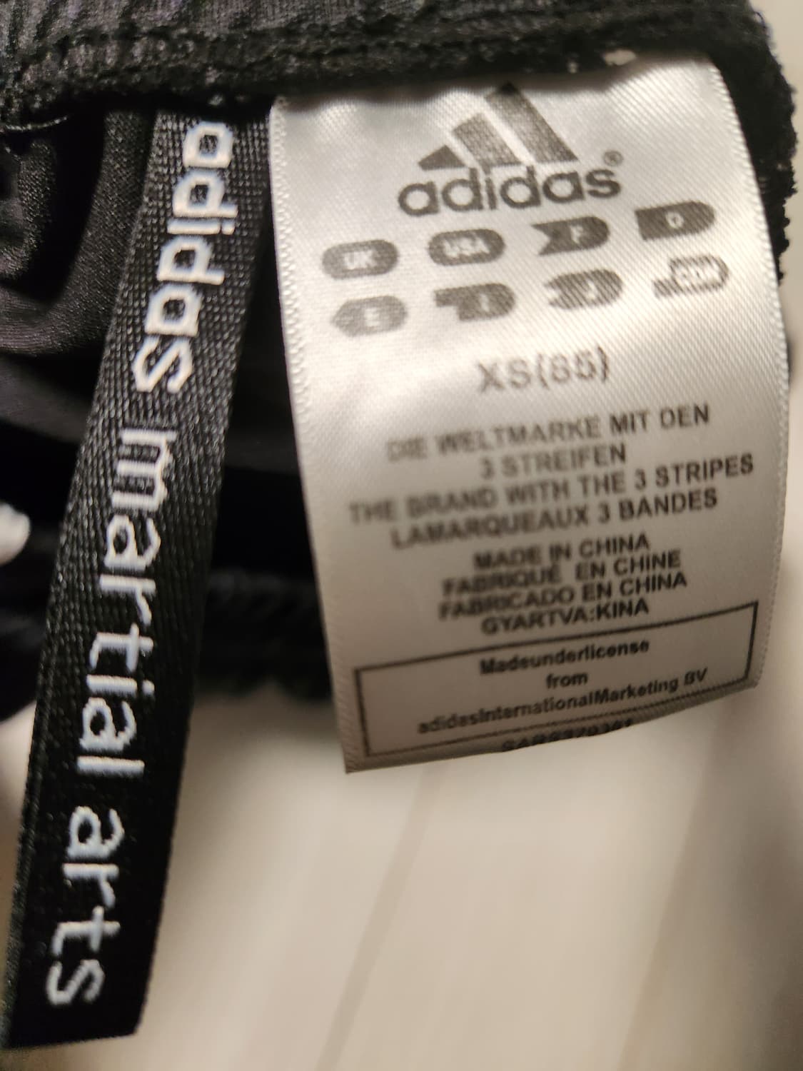 아디다스 마샬아츠 반바지 사이즈xs

허리줄 빼서 없어요

여러 중고사이 상품이미지7