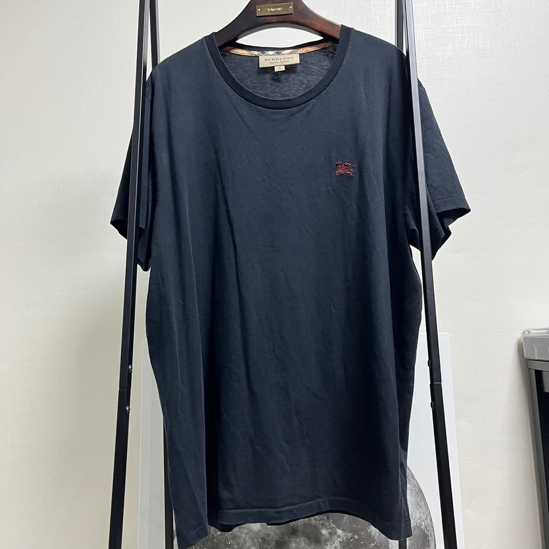 정품 XL) 버버리 아카이브 자수 반팔 티셔츠 100~105 상품이미지1