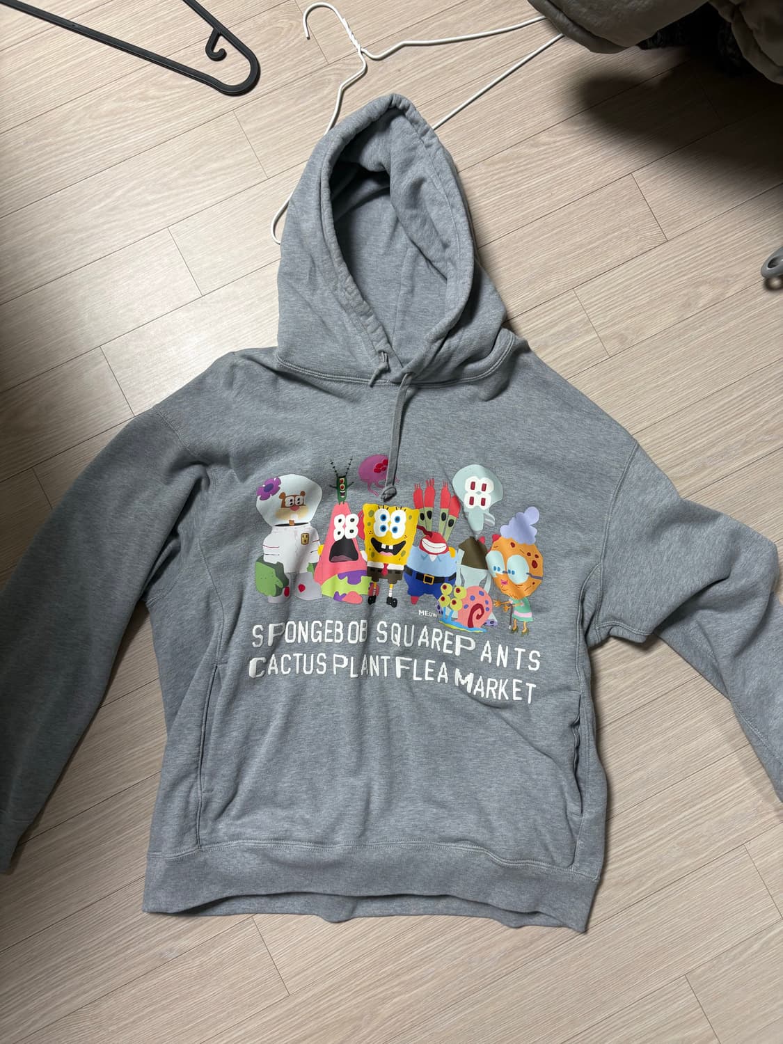 유니클로 스폰지밥 콜라보 후드티 상품이미지1