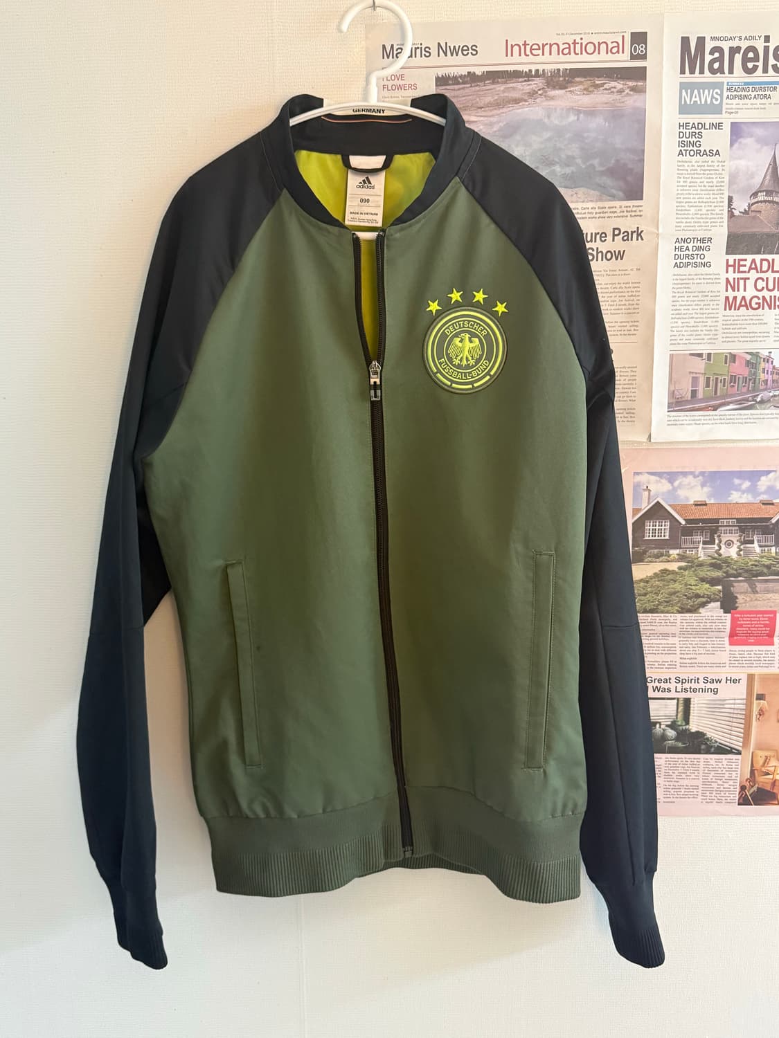 아디다스 독일 바람막이 상품이미지1