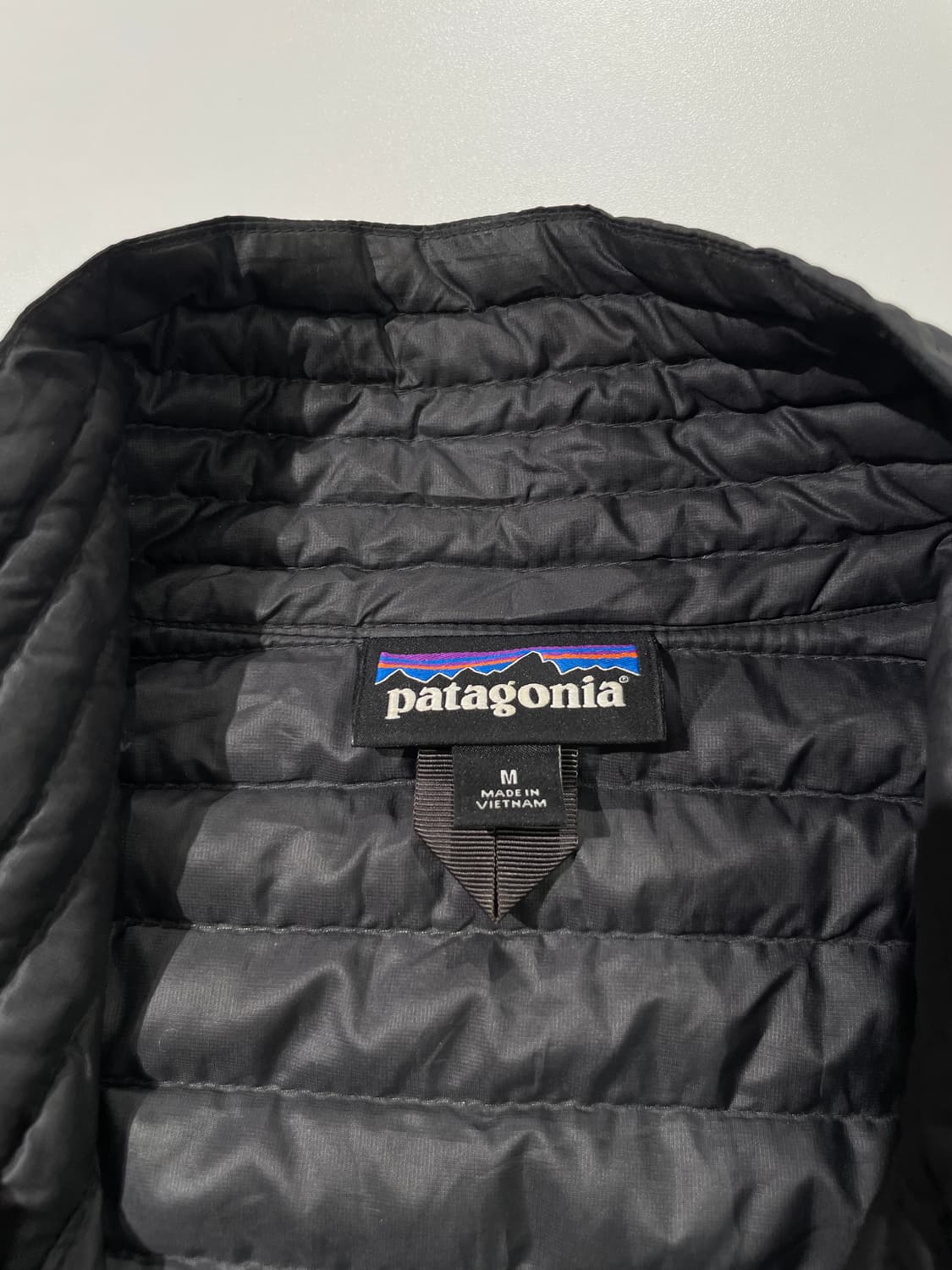 파타고니아 그레이 경량 다운 자켓 상품이미지7