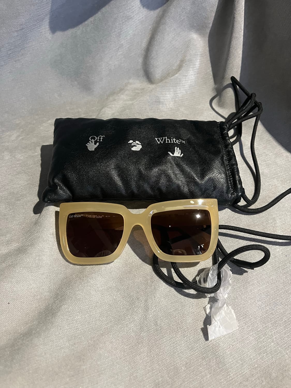 오프화이트 선글라스 상품이미지1