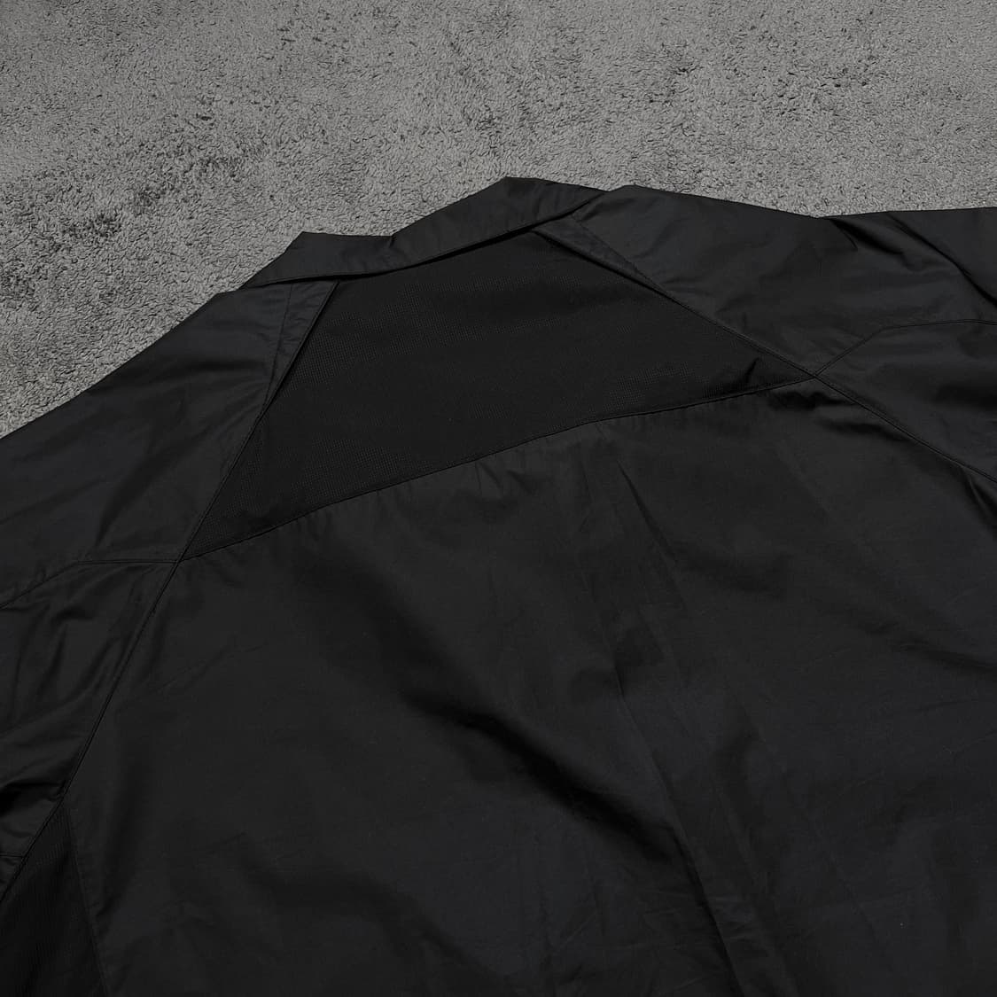 나이키 올블랙 바람막이 상품이미지3