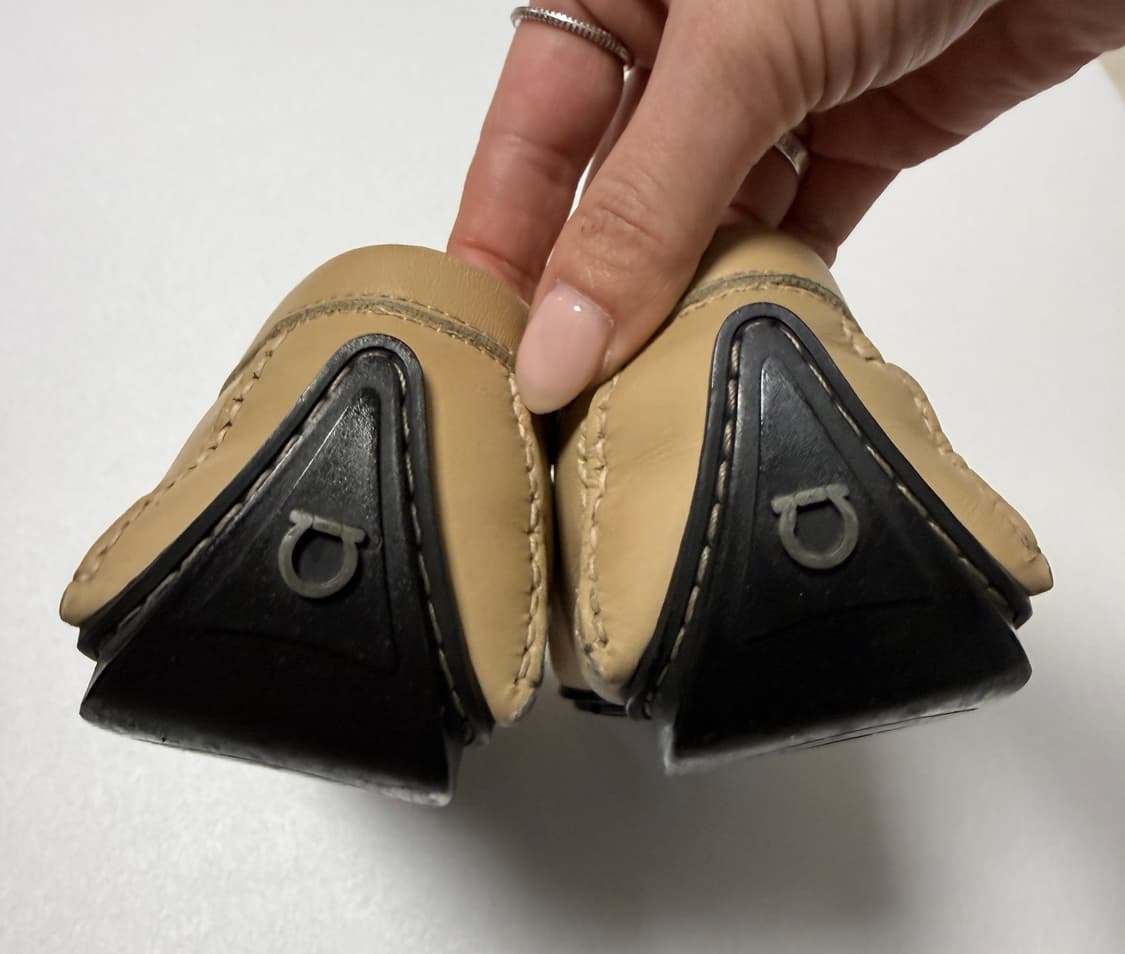 페레가모 간치니 레더 로퍼 베이지 / 여성용 255 상품이미지6