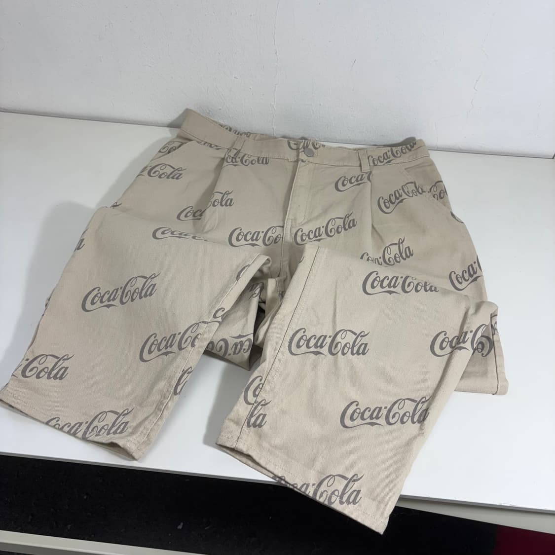 M H&M 라이트베이지 테이퍼드핏 원턱 코카콜라 치노팬츠 상품이미지3