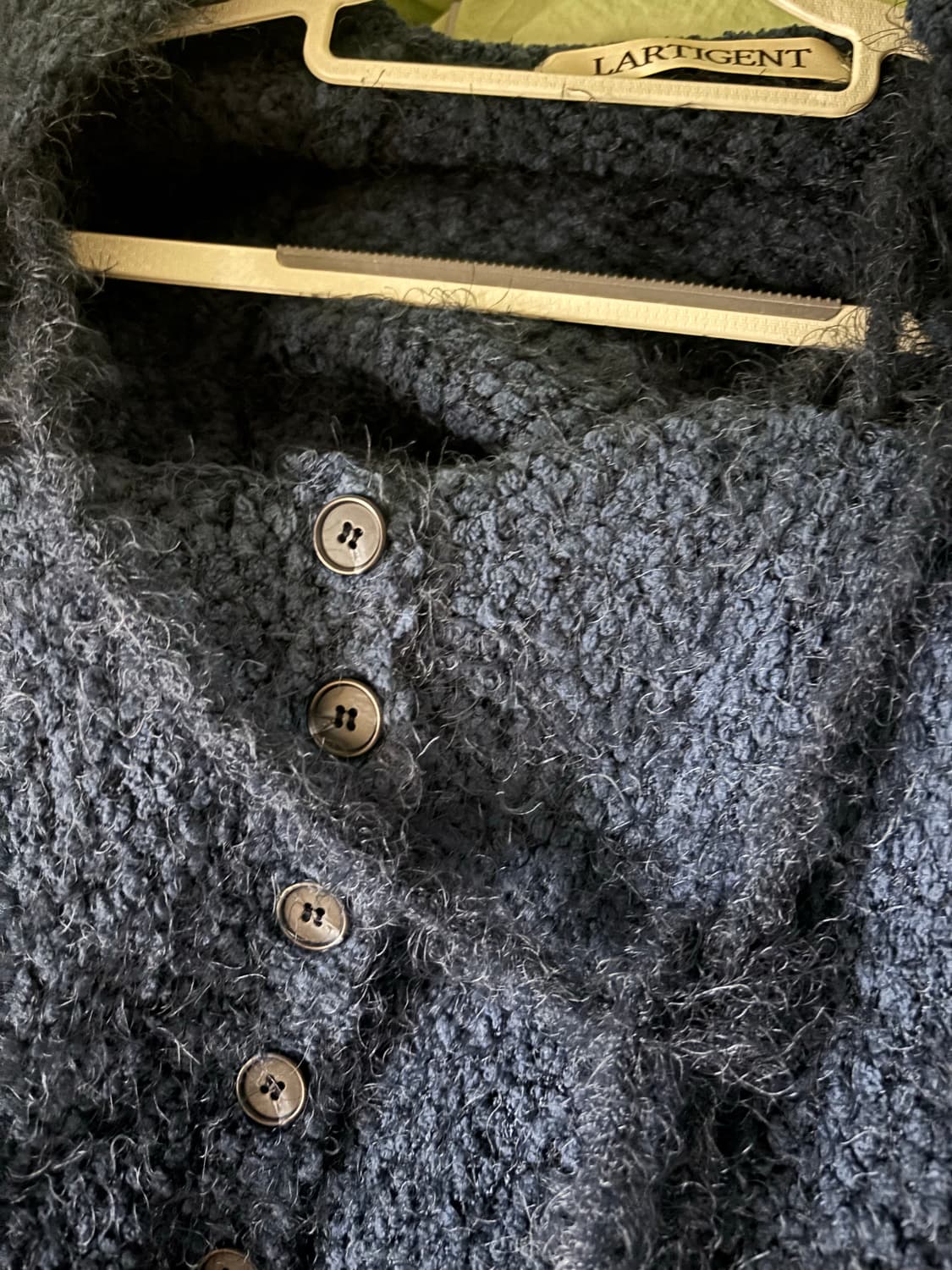 Lartigent 부클 나시 가디건 셋트 네이비 다교 착용 상품이미지6