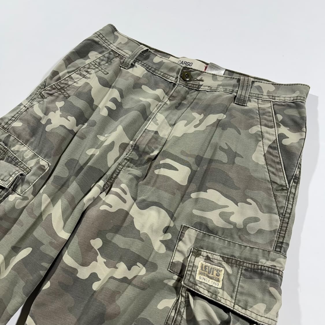 [LEVI'S] 리바이스 00s 카모플라쥬 카고 하프팬츠 상품이미지3