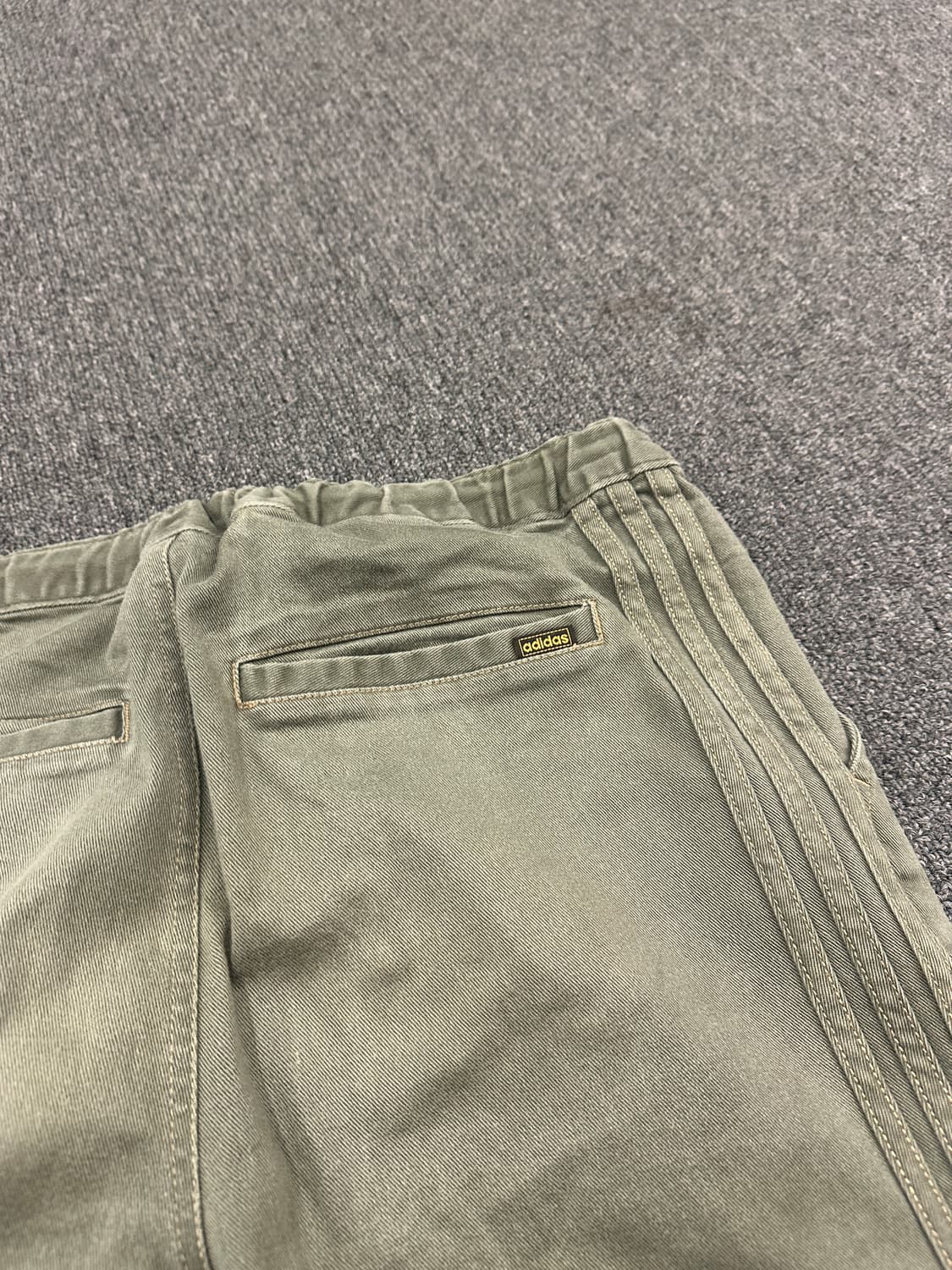 M) 아디다스 삼선 카키 데님팬츠 상품이미지2