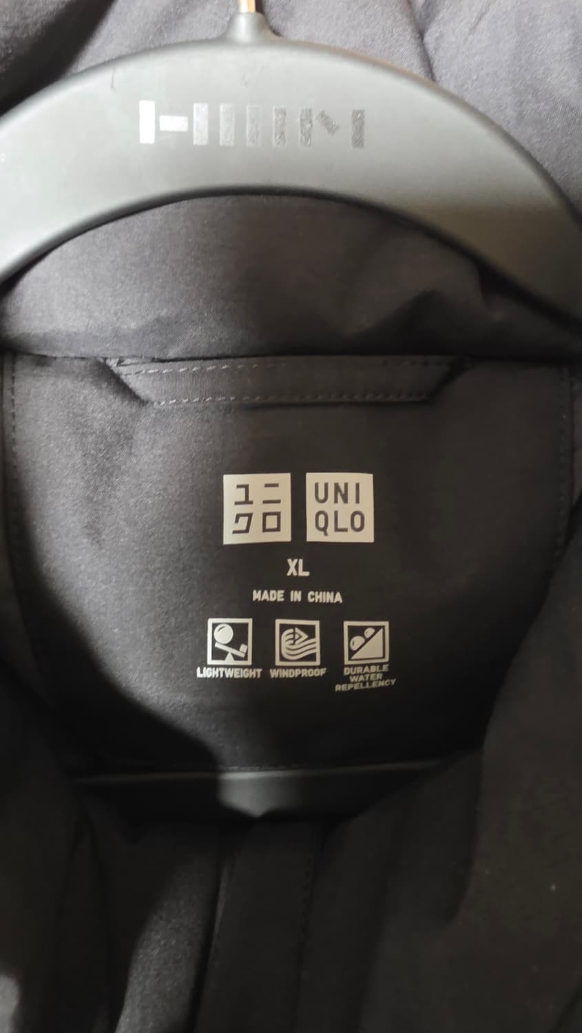 유니클로 심리스 다운재킷 블랙 XL 상품이미지3