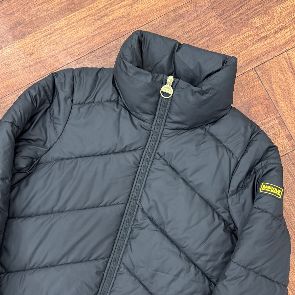 여성용 S(100) 바버 인터내셔널 매크니 퀼팅 패딩 자켓  상품이미지4