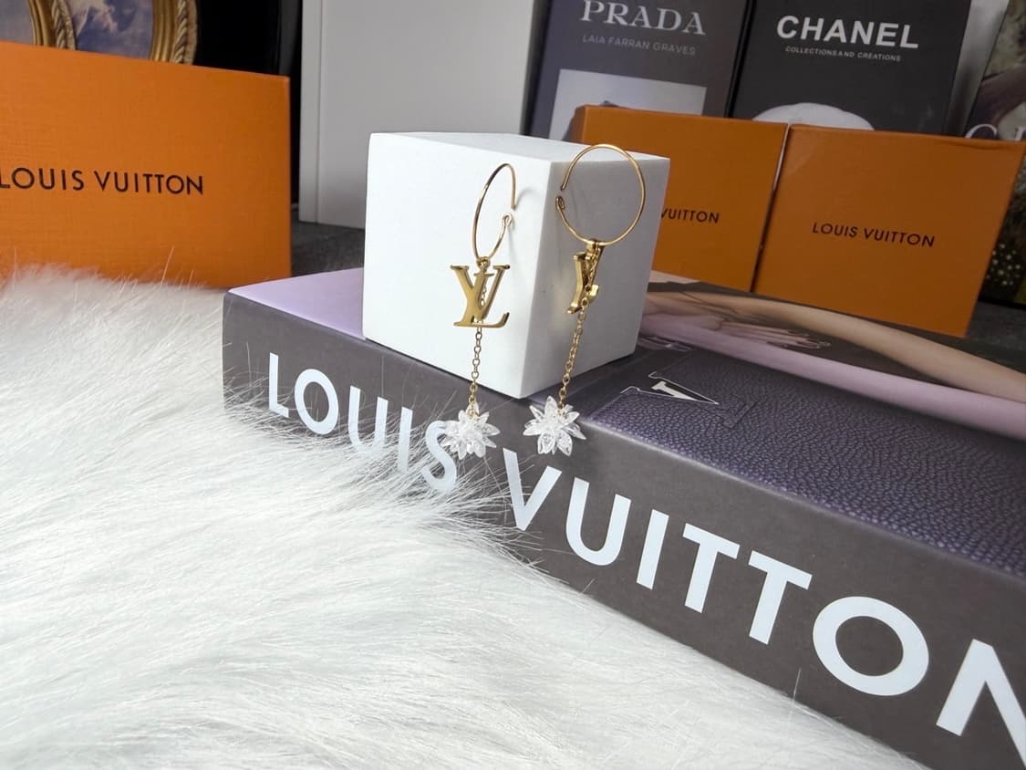 LV 언발 드롭 큐빅 이어링 상품이미지7
