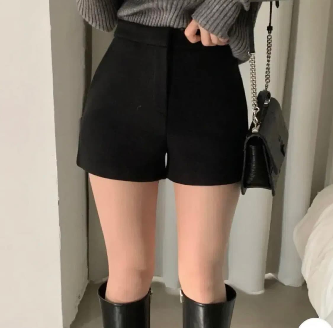 (새상품) 모직 숏팬츠 블랙 S 상품이미지1